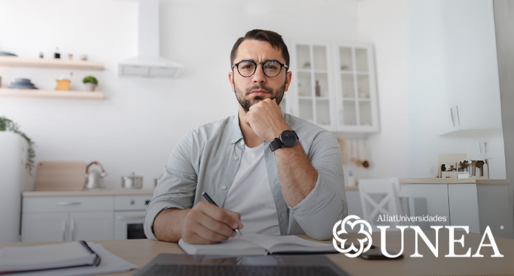 ¿Qué ventajas tiene estudiar licenciaturas ejecutivas en UNEA?