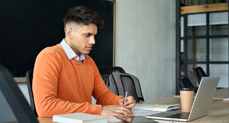 ¿Cómo puedo elegir una carrera universitaria? - Blog UNEA