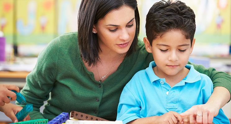 Obtén trabajo con una licenciatura en Pedagogía - Blog UNEA