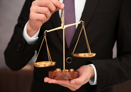 licenciatura_presencial_derecho-426x300